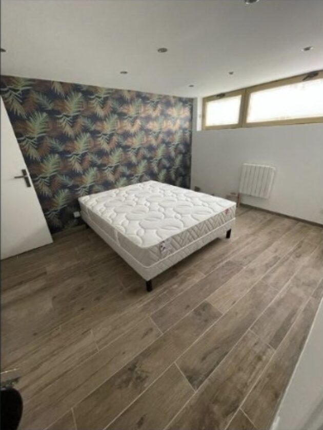 Chambre à coucher après appartement