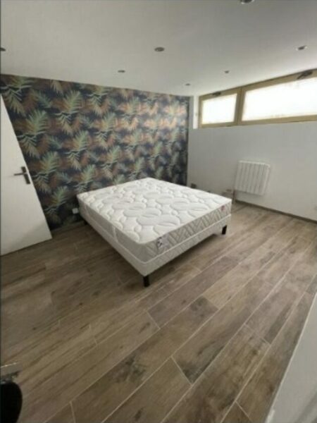 Chambre à coucher après appartement