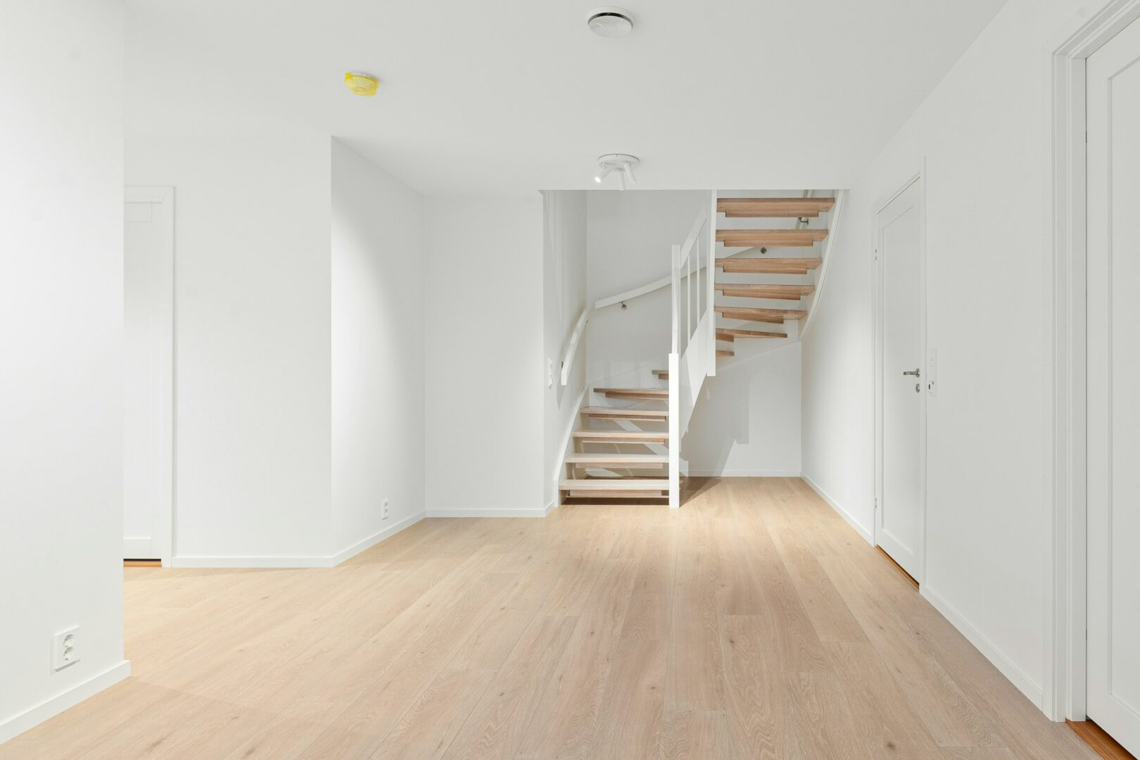 alex-tyson-Pg7RZLZhkUk-unsplash rénovation duplex après